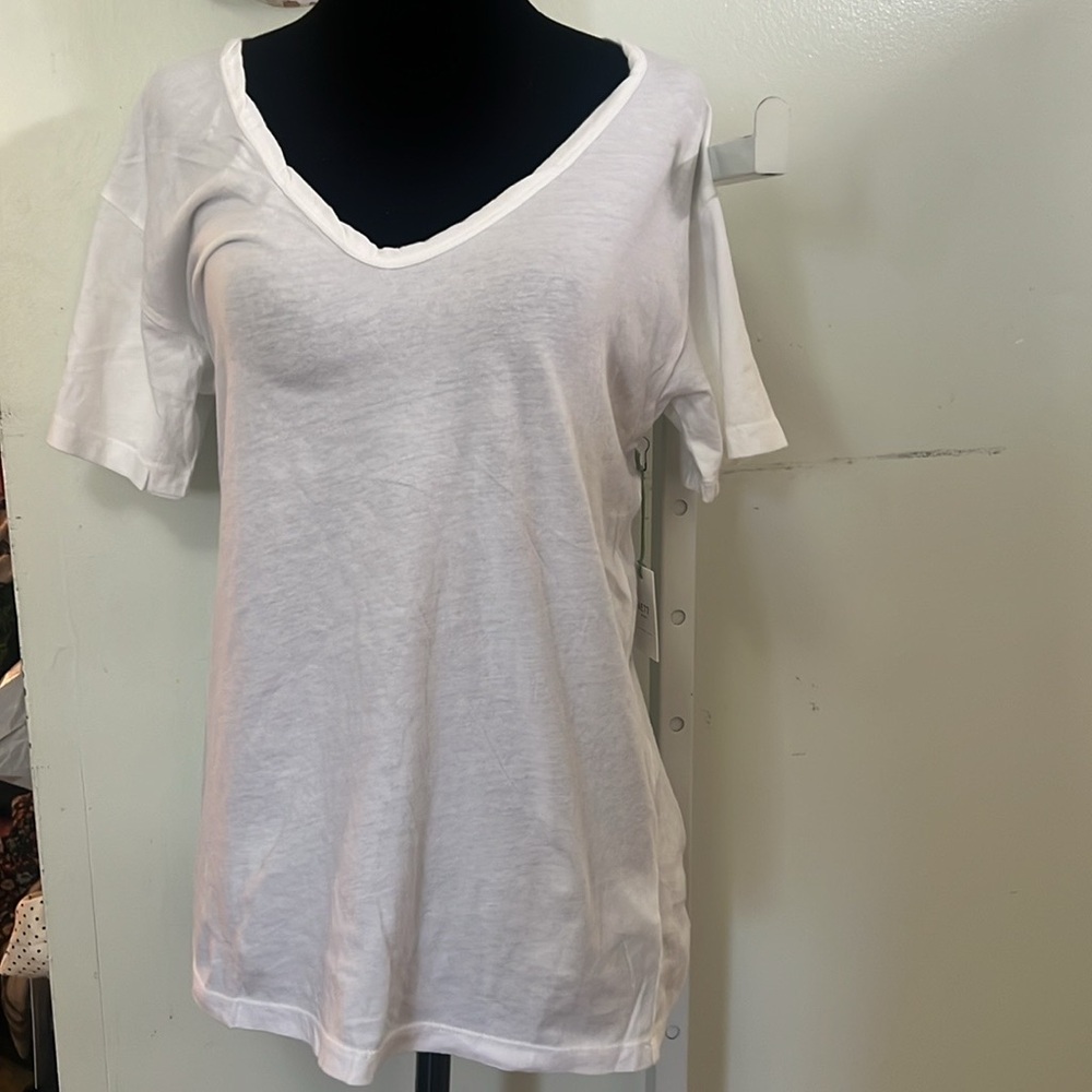 AMERICAN EAGLE AE77 ‎ PREMIUM CLASSIC WHITE  V NECK T SHIRT SIZE XS